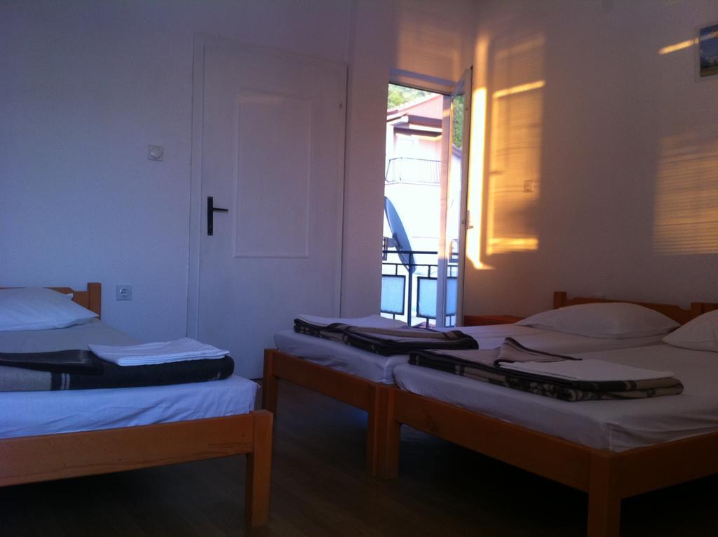Guest House Lokoski Peštani Værelse billede